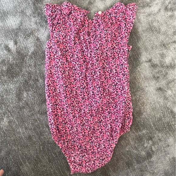 Oshkosh lightweight pink patterned romper 12M - Picture 4 of 4